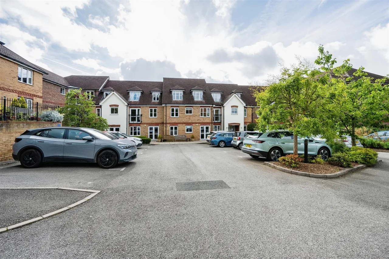 Buckingham Road, Brackley, NN13, photo 22
