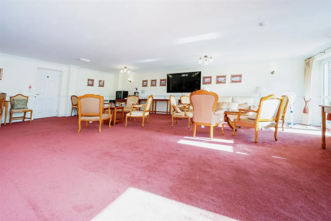Buckingham Road, Brackley, NN13, photo 19