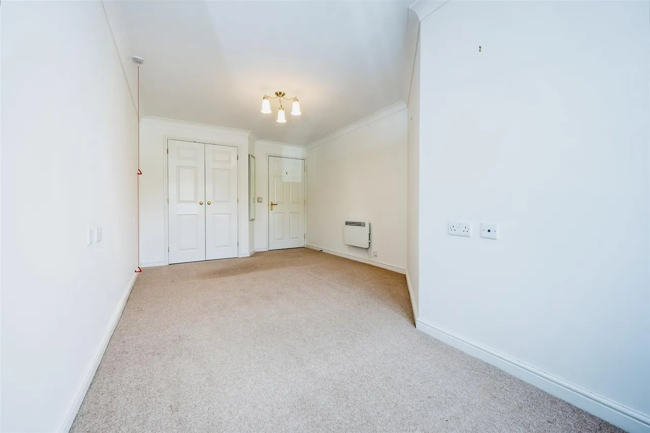 Buckingham Road, Brackley, NN13, photo 8