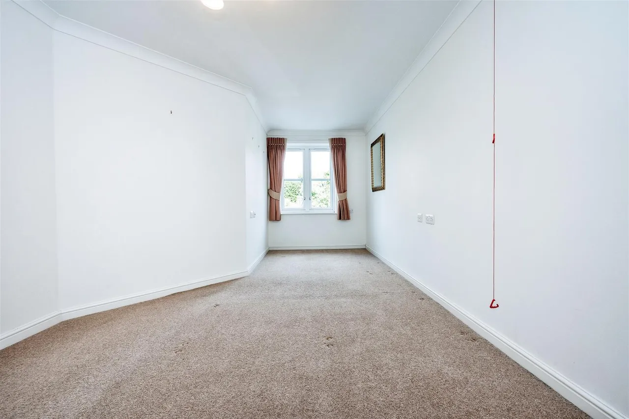 Buckingham Road, Brackley, NN13, photo 9