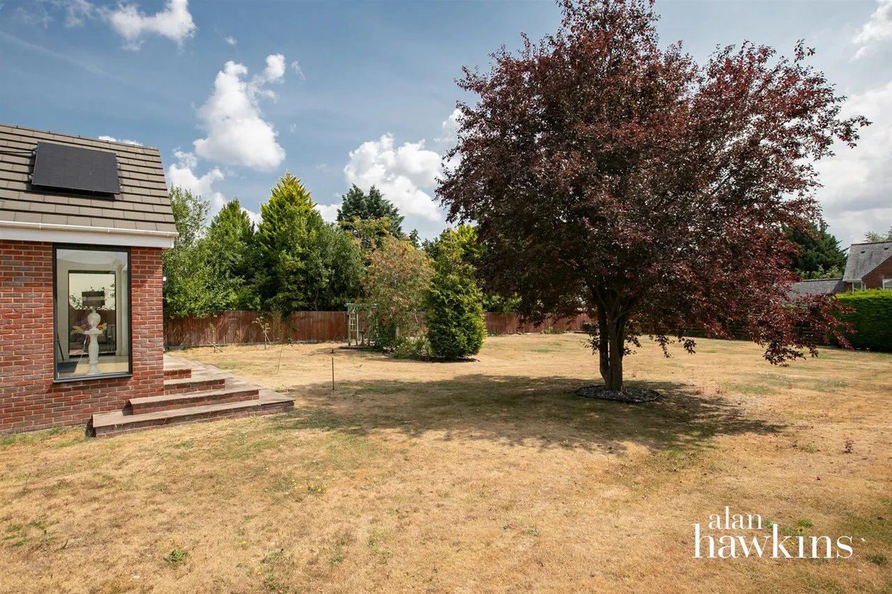 The Banks, Lyneham, SN15, photo 25
