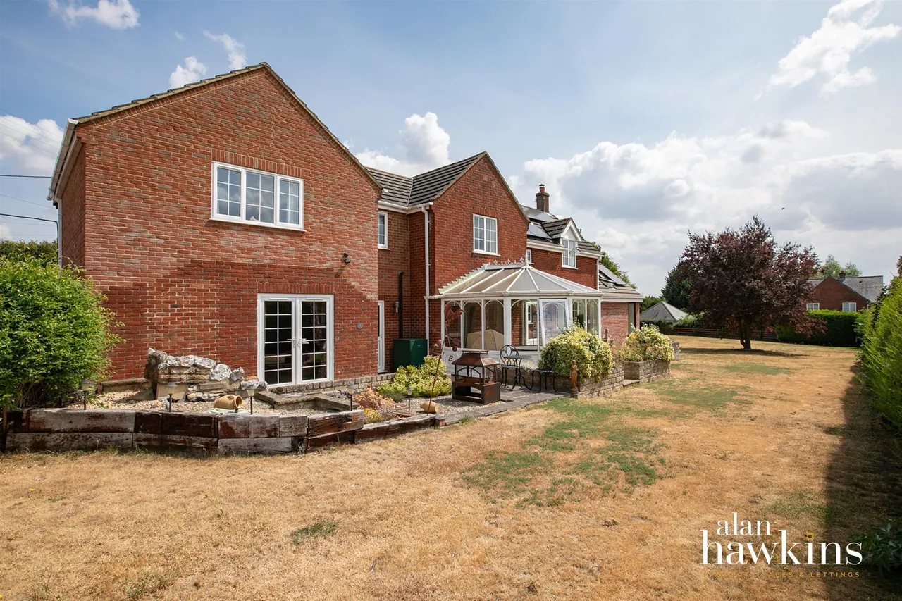 The Banks, Lyneham, SN15, photo 26