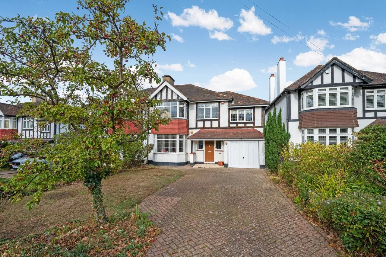 4 bed house for sale, Barnfield Wood Road, Beckenham, BR3