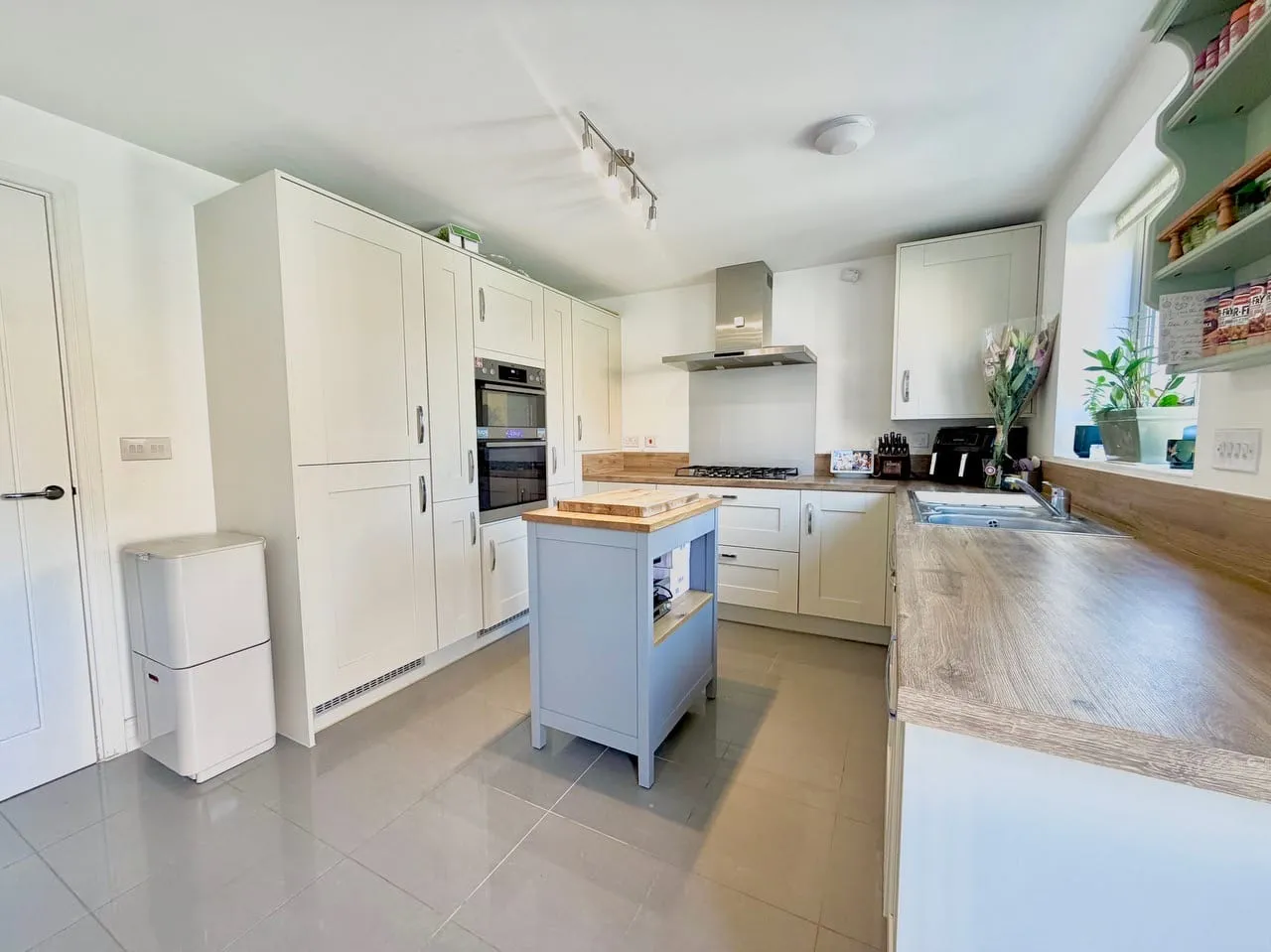 Whitecastle Way, Kingsmead, Milton Keynes, Milton Keynes, MK4 4LU, photo 2