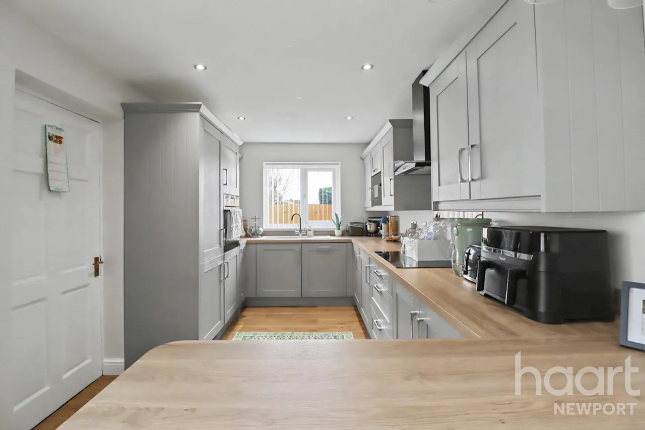 Greenmeadow Road, Newport, NP19, photo 6