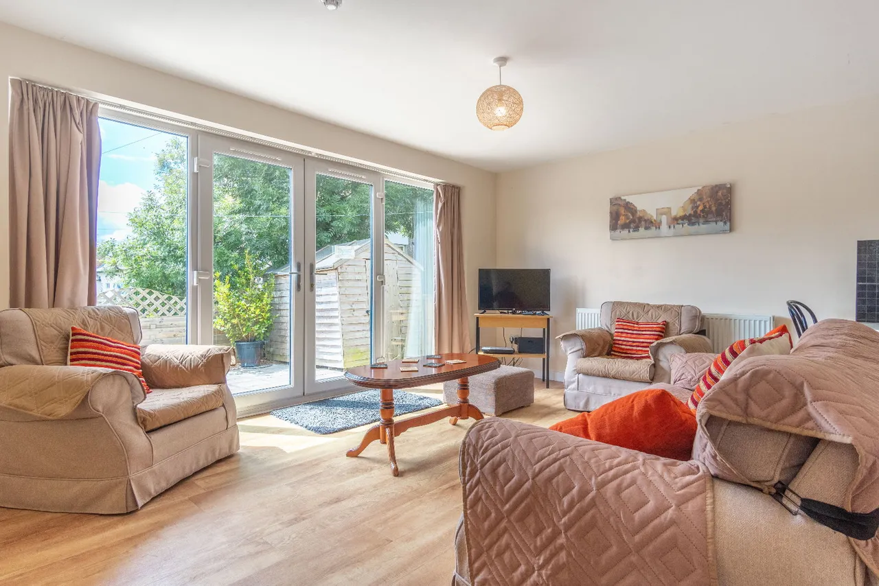 St. James' Drive, Bangor, LL57, photo 6