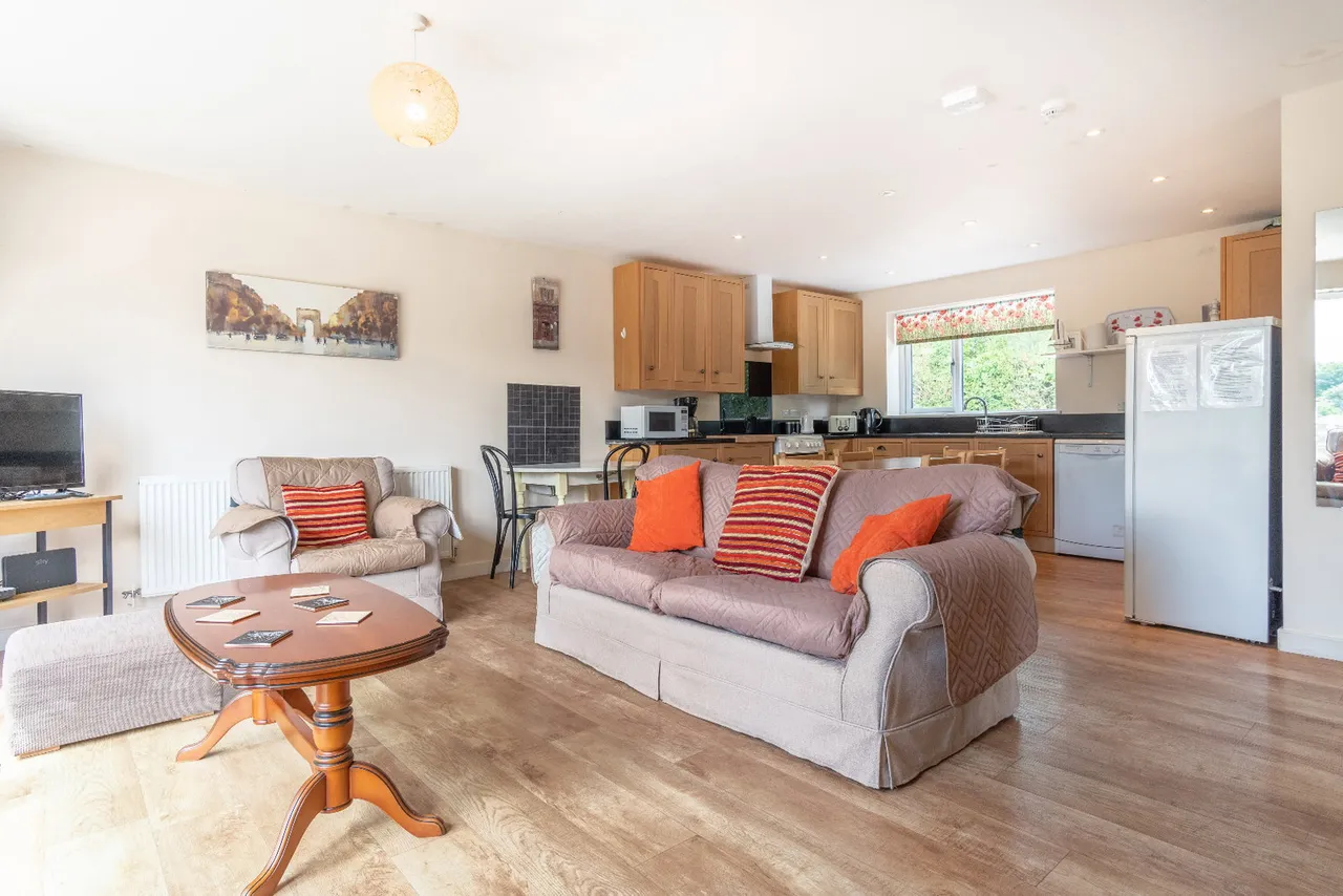 St. James' Drive, Bangor, LL57, photo 5