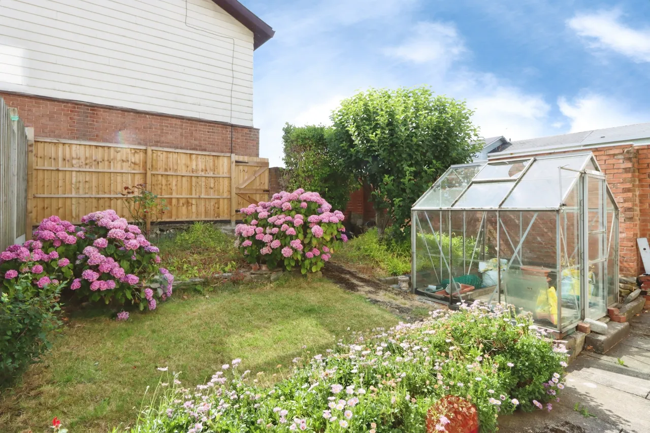 Hazlebarrow Road, Sheffield, S8, photo 21