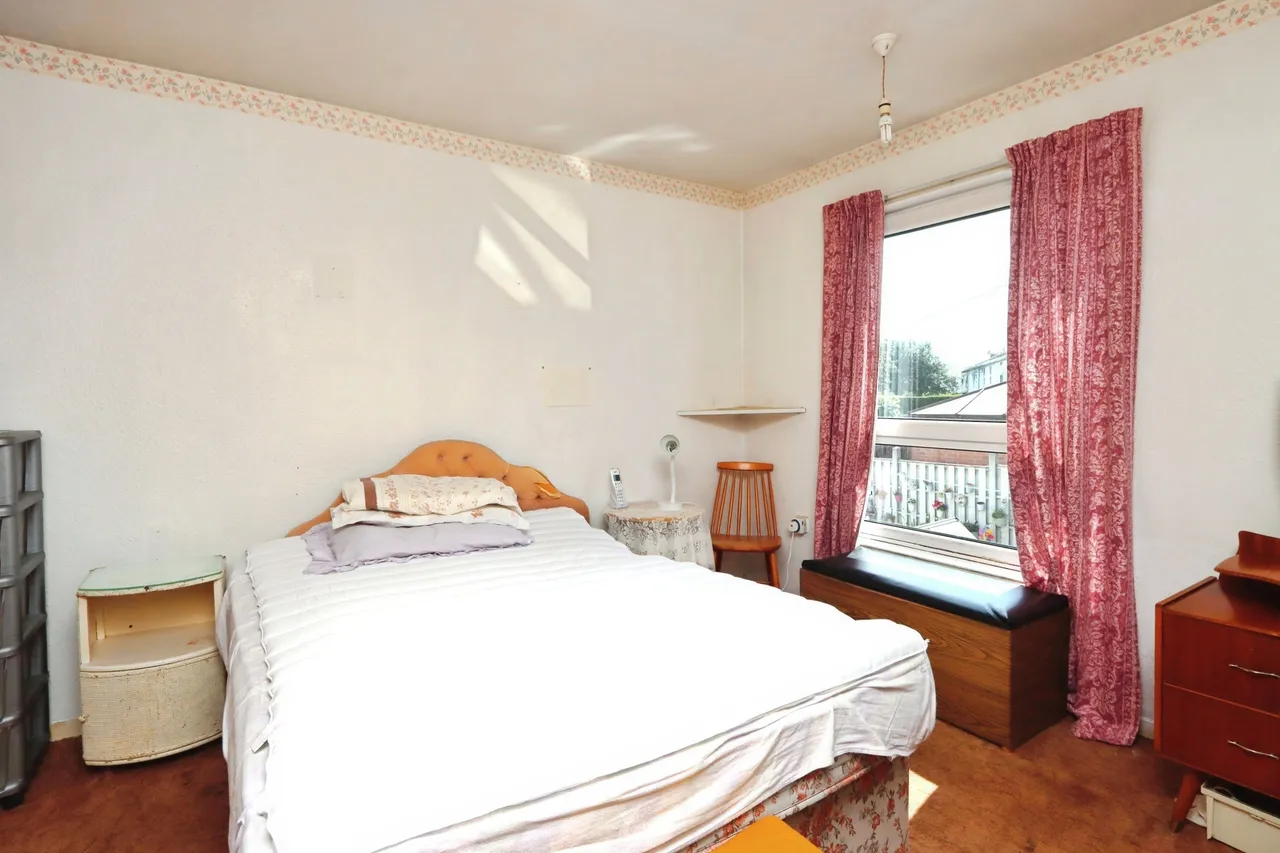 Hazlebarrow Road, Sheffield, S8, photo 13