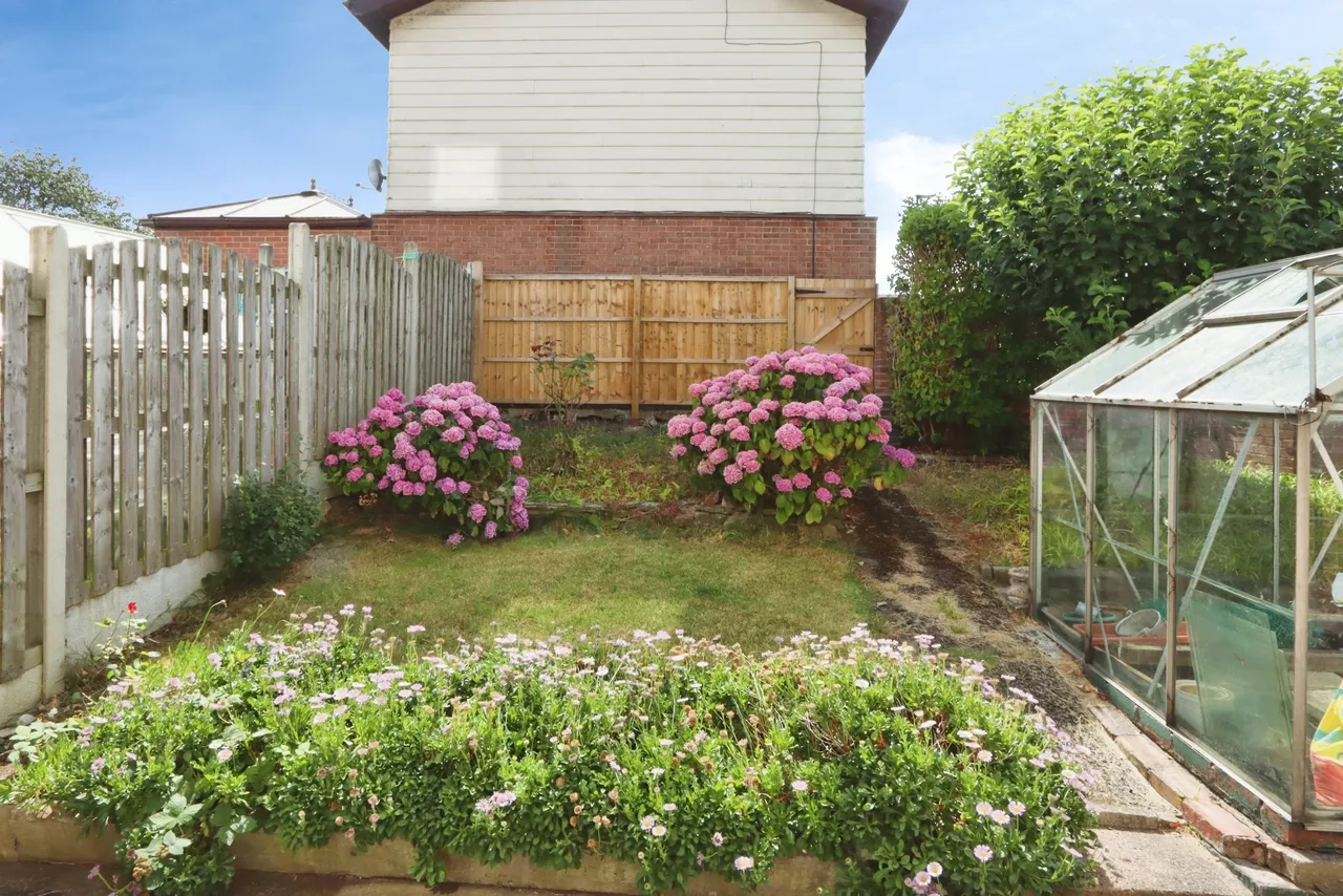 Hazlebarrow Road, Sheffield, S8, photo 4