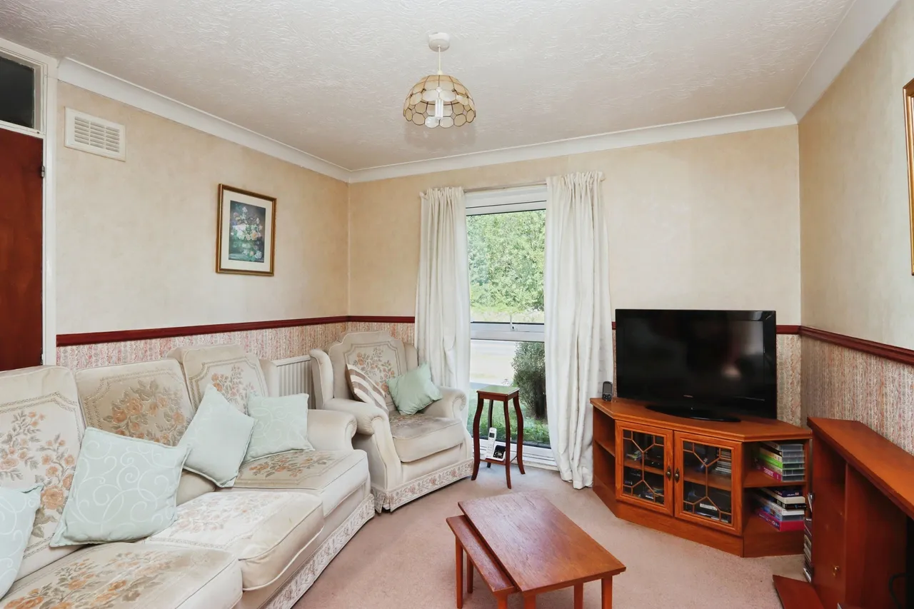 Hazlebarrow Road, Sheffield, S8, photo 2