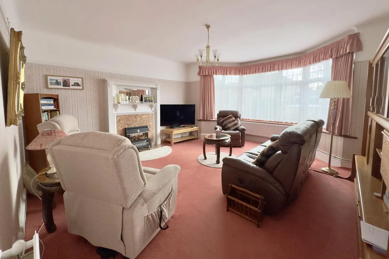 St Albans Avenue, BH8, photo 4