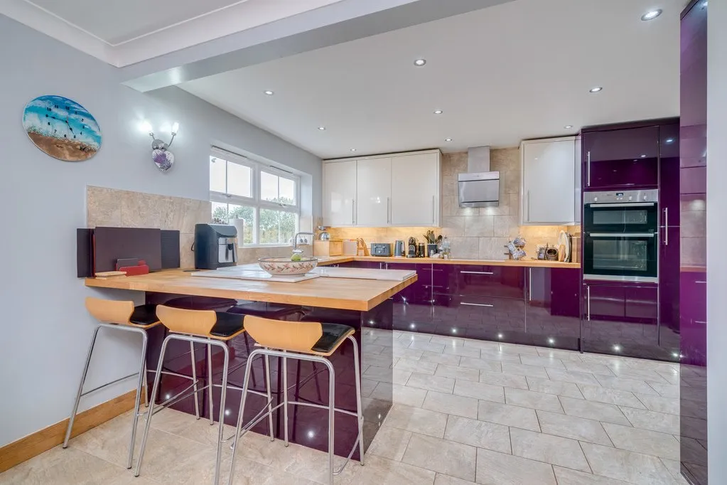 Cambridge Chase, Gomersal BD19 4PW, photo 18