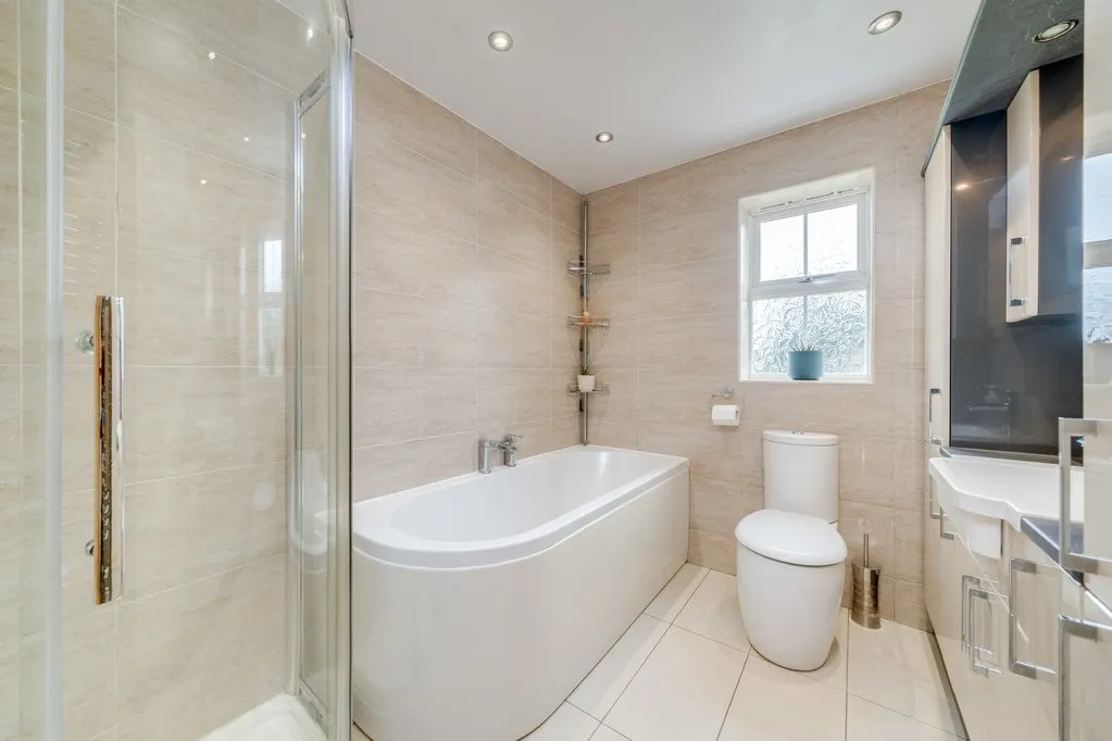 Cambridge Chase, Gomersal BD19 4PW, photo 14
