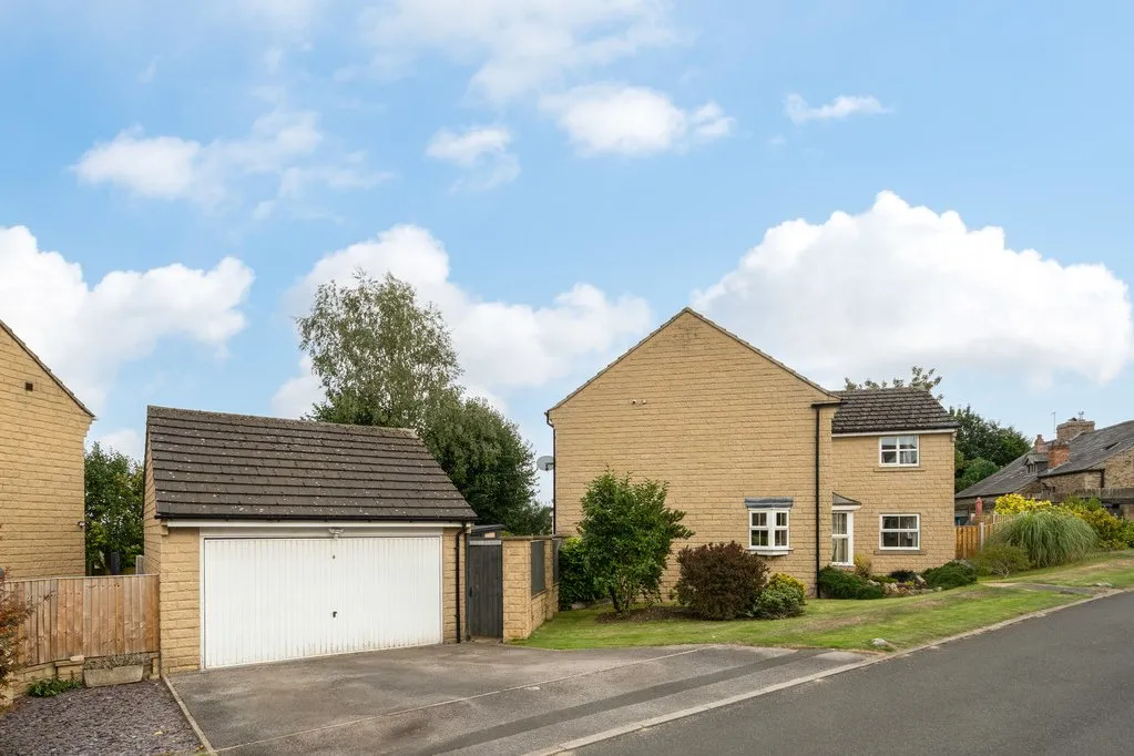 Cambridge Chase, Gomersal BD19 4PW, photo 15