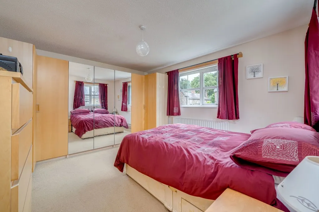 Cambridge Chase, Gomersal BD19 4PW, photo 9