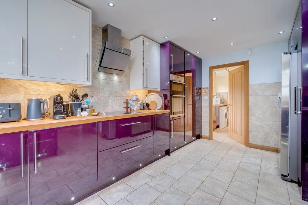 Cambridge Chase, Gomersal BD19 4PW, photo 7
