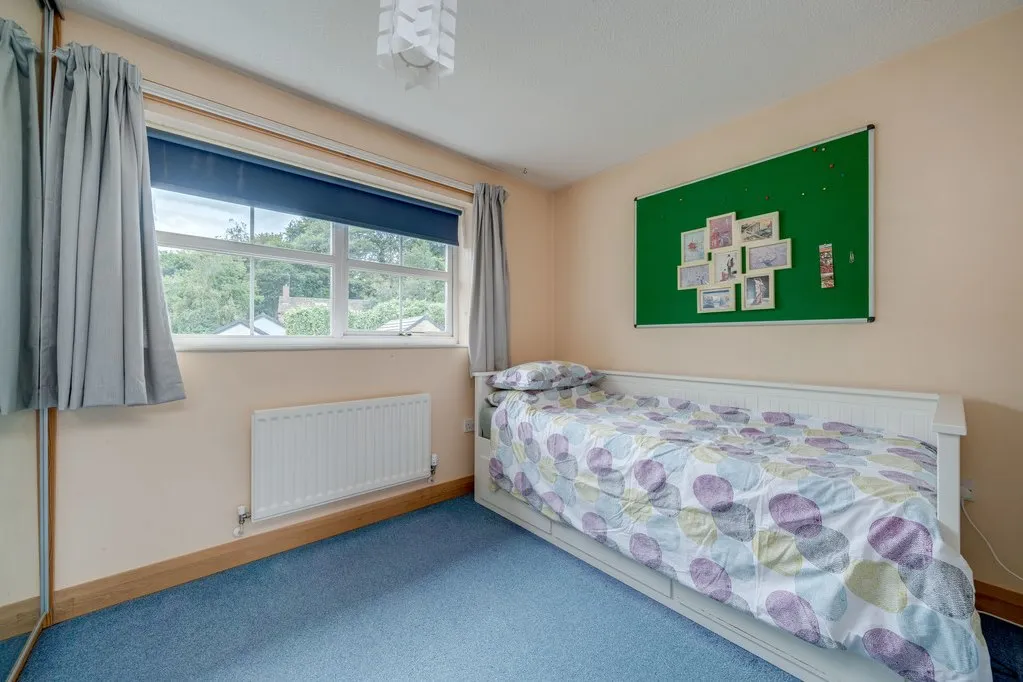 Cambridge Chase, Gomersal BD19 4PW, photo 11