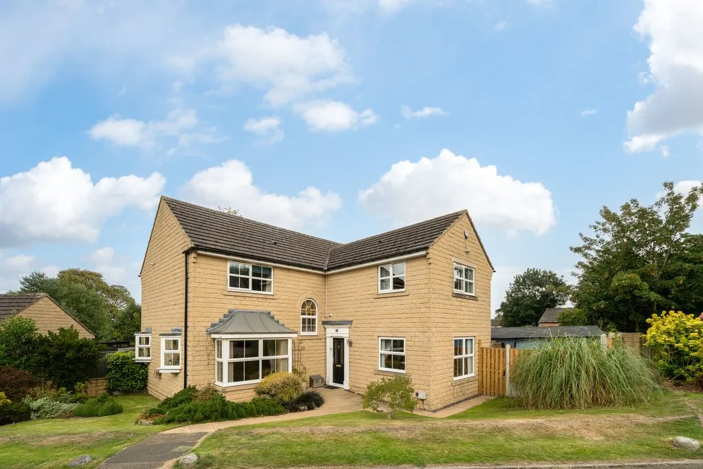 Cambridge Chase, Gomersal BD19 4PW, photo 4