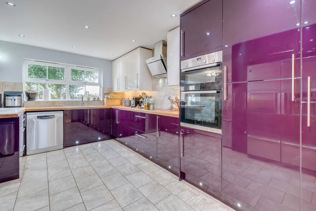 Cambridge Chase, Gomersal BD19 4PW, photo 6