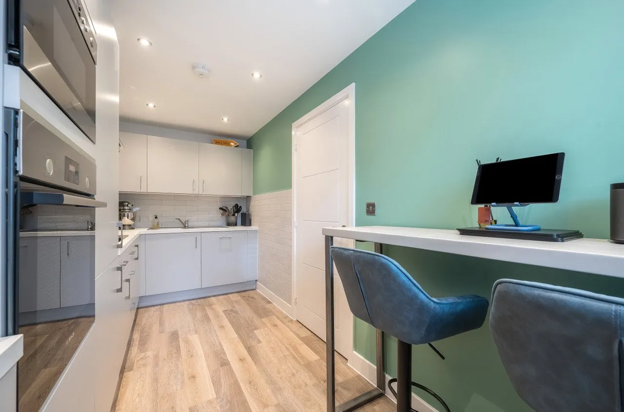 Donnington Grove, Binfield, RG42, photo 3