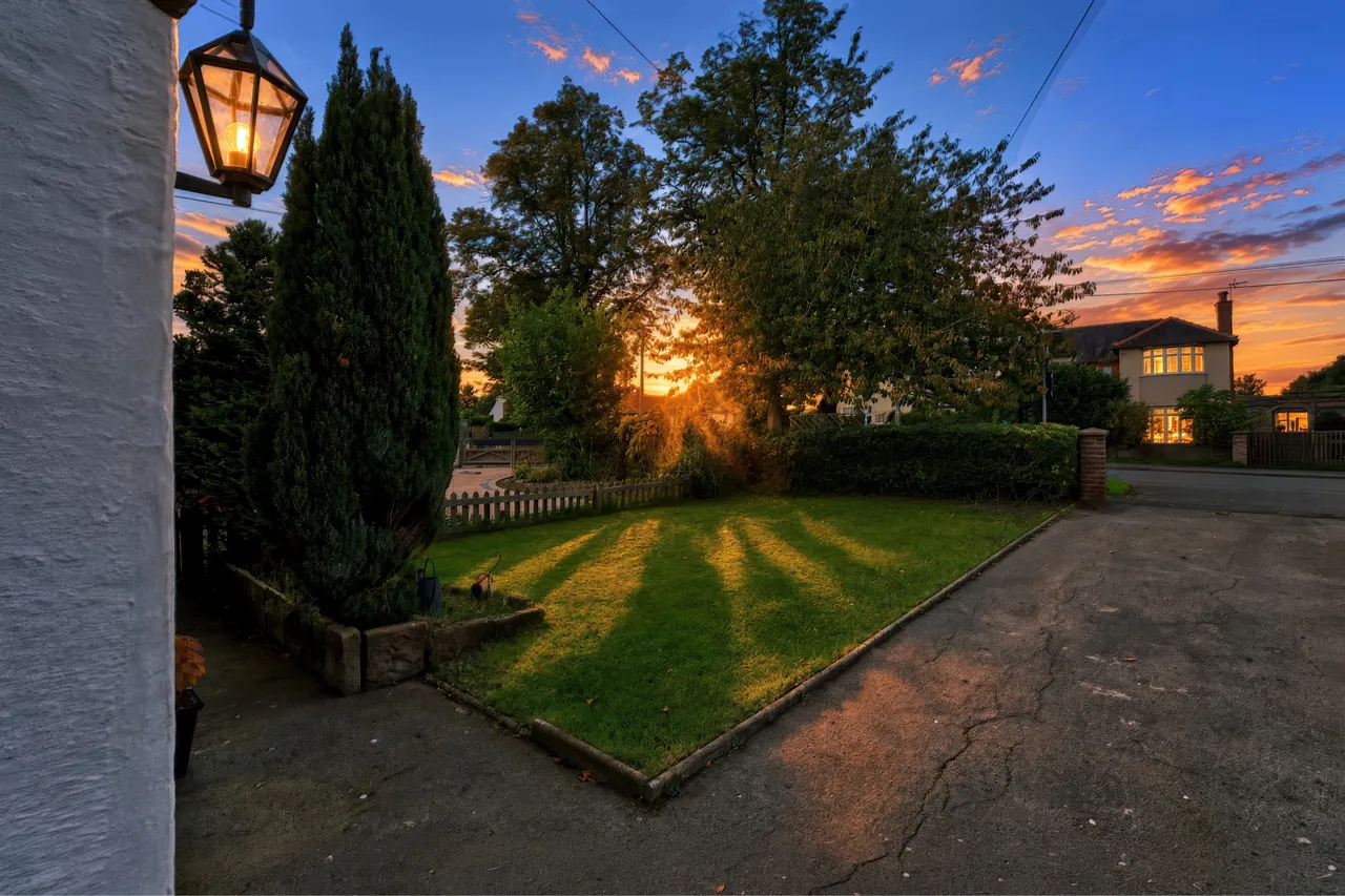 Caughall Road, Upton, CH2, photo 37