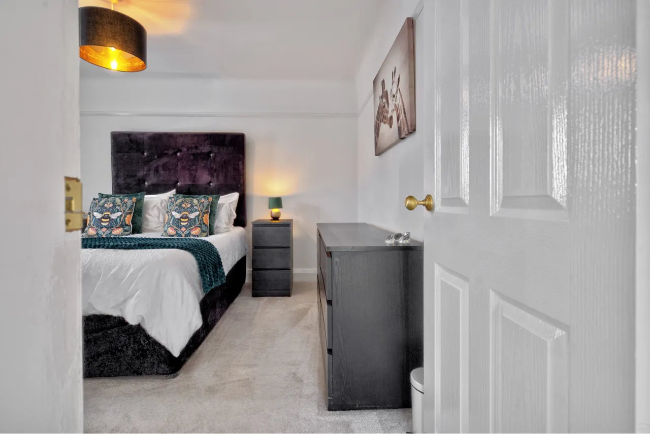 Caughall Road, Upton, CH2, photo 16