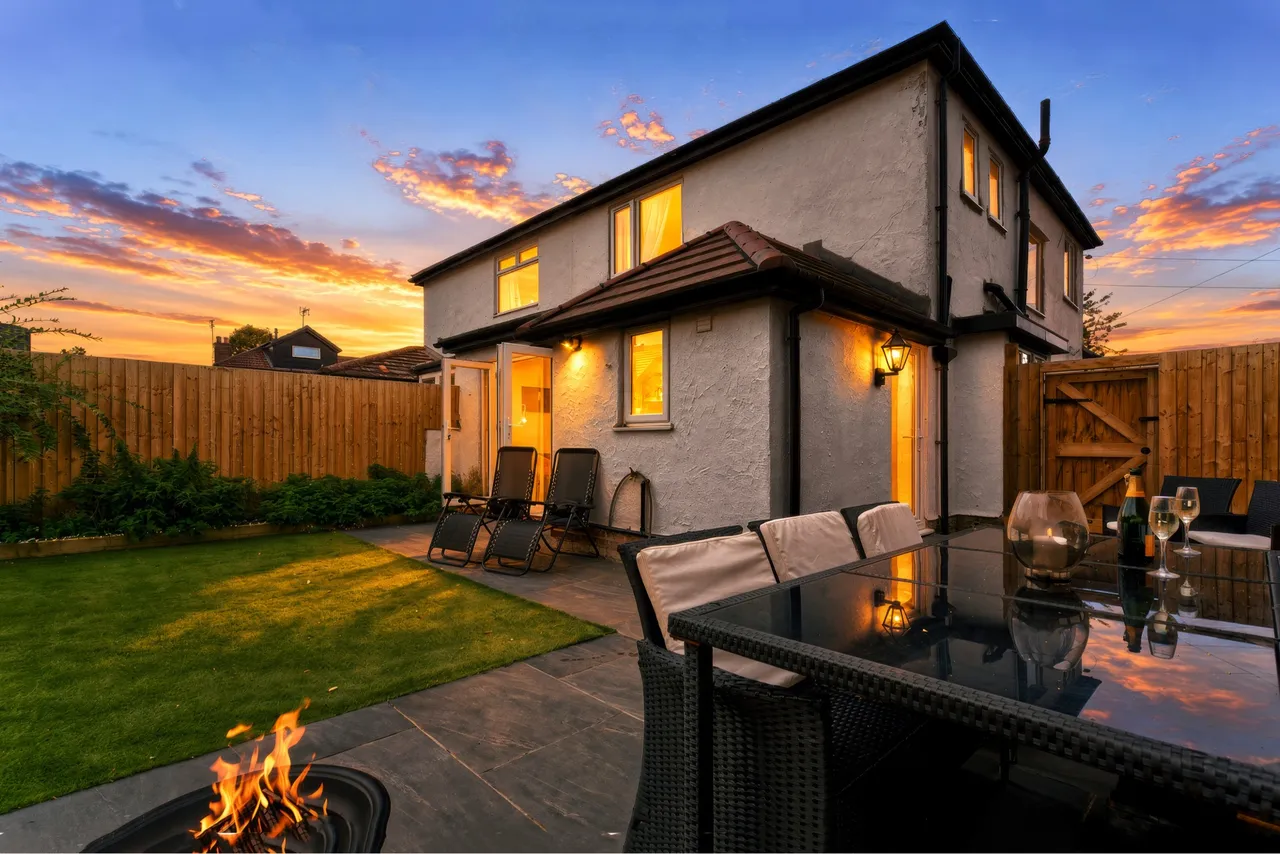 Caughall Road, Upton, CH2, photo 36