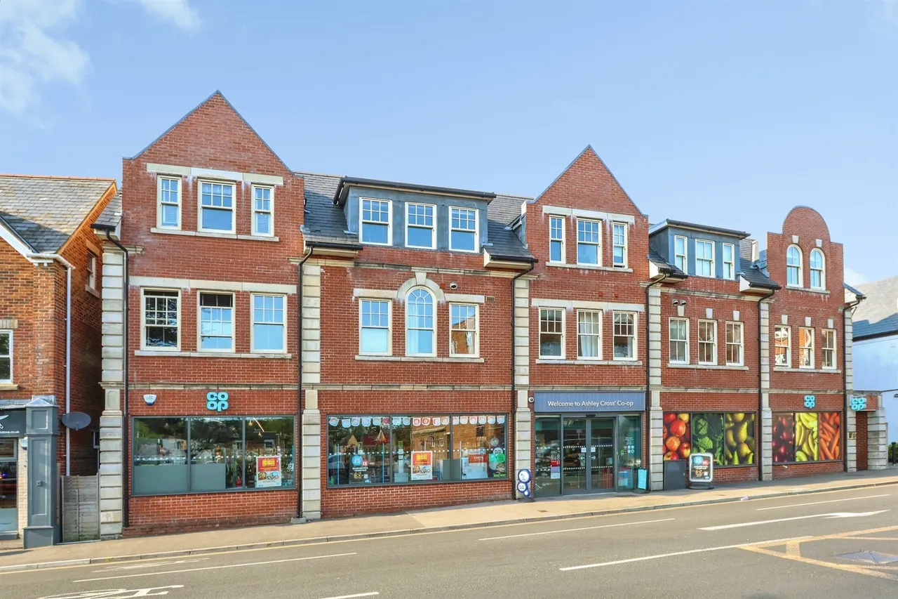 Commercial Road, Poole, BH14, photo 16