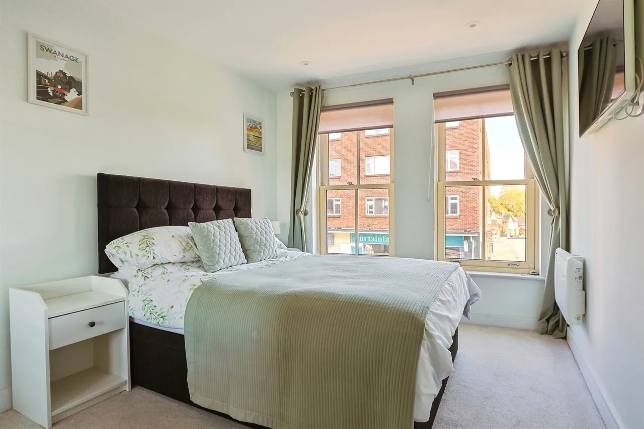 Commercial Road, Poole, BH14, photo 7