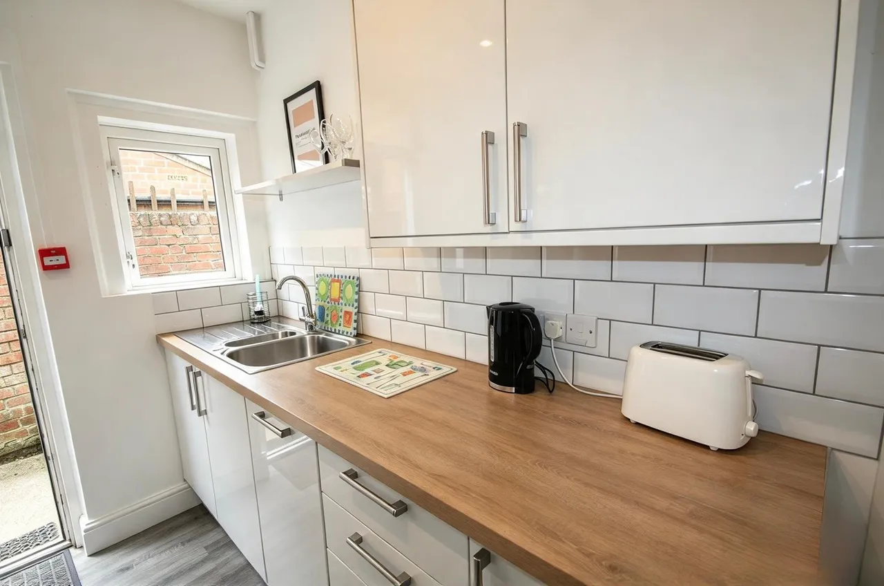 Magdalen Road, Exeter, photo 5