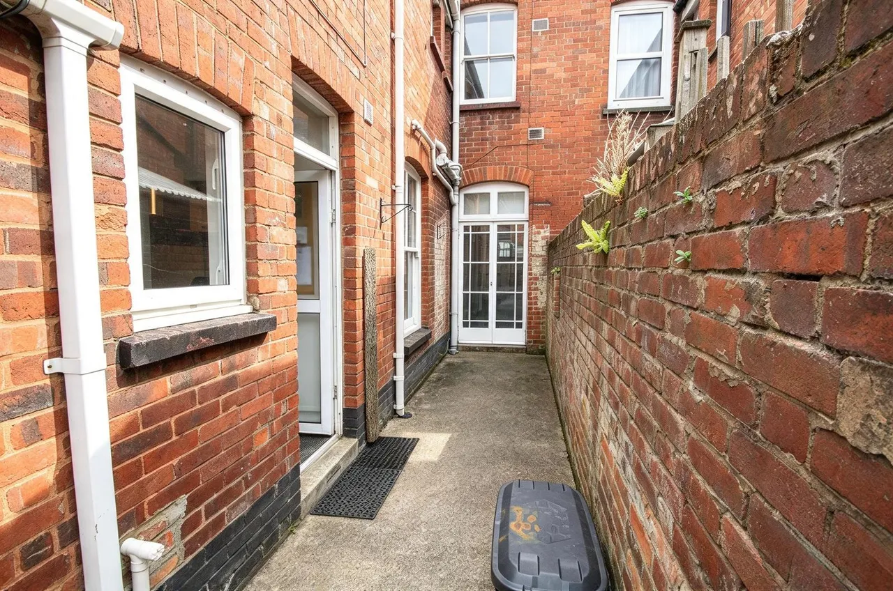 Magdalen Road, Exeter, photo 18