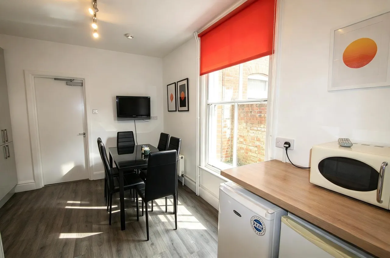 Magdalen Road, Exeter, photo 3