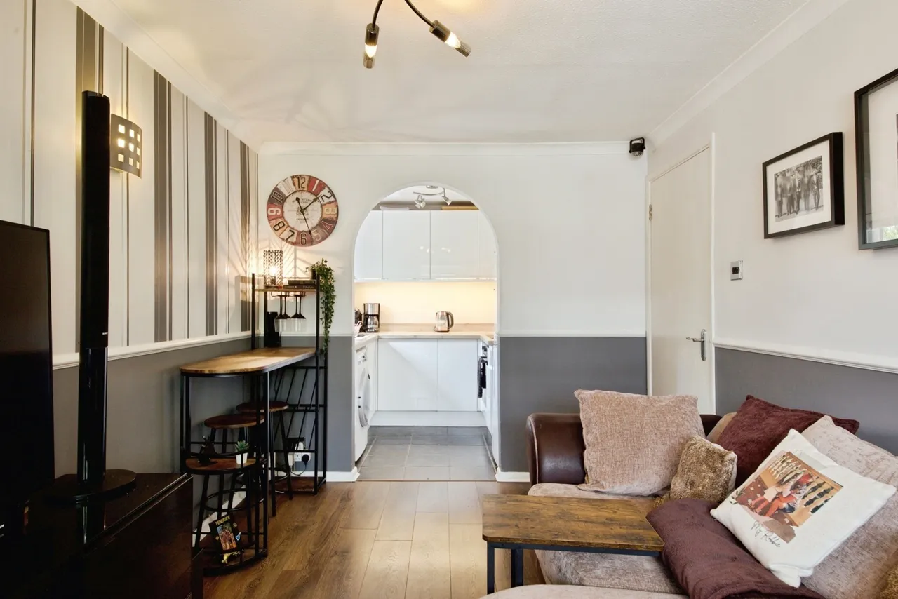 Holland Close, Romford, RM7, photo 3