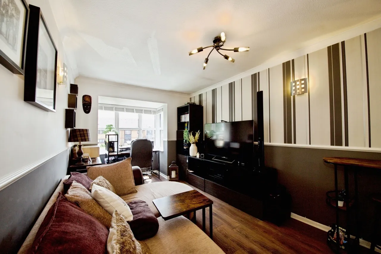 Holland Close, Romford, RM7, photo 7