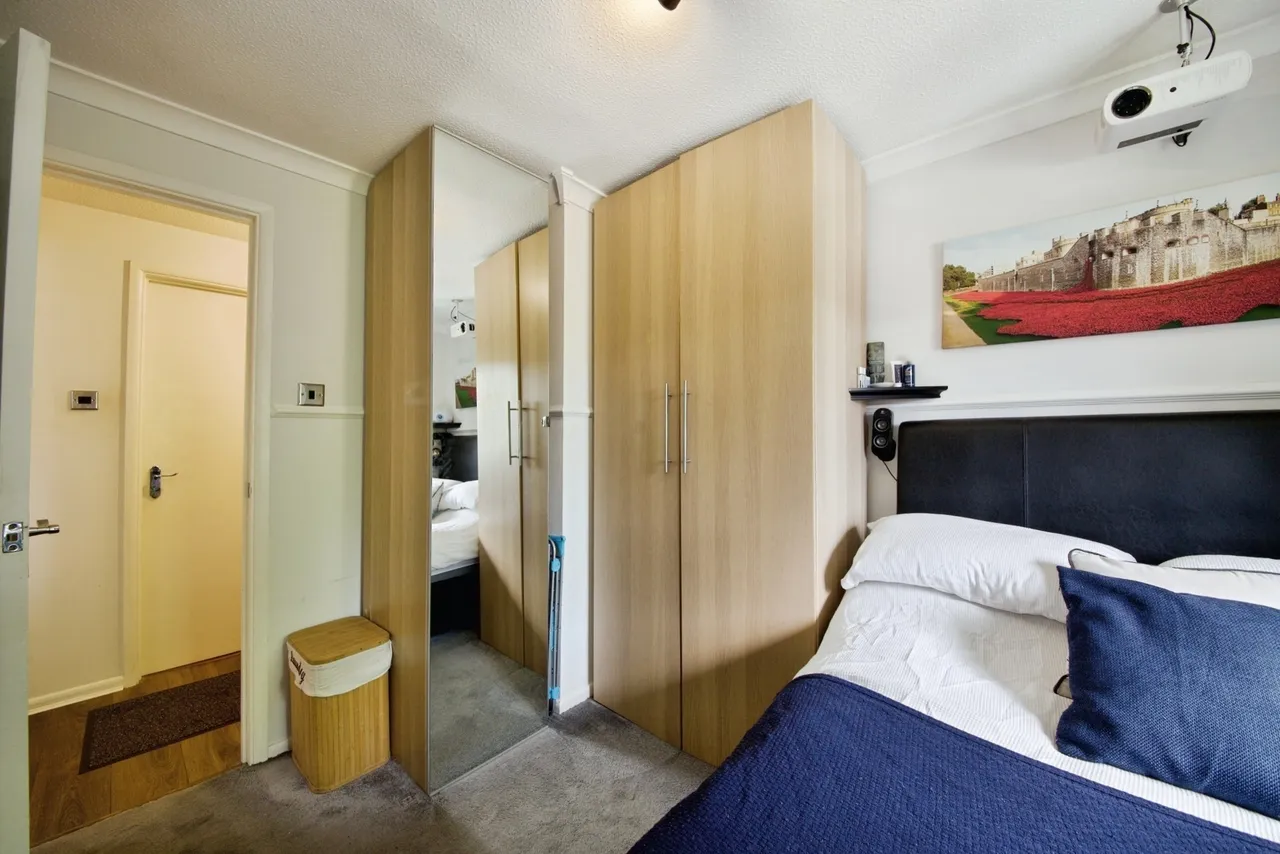 Holland Close, Romford, RM7, photo 8
