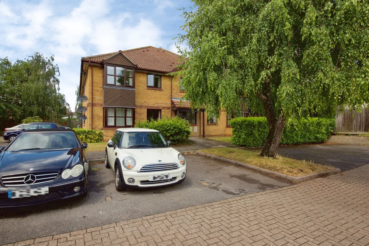 Holland Close, Romford, RM7, photo 11