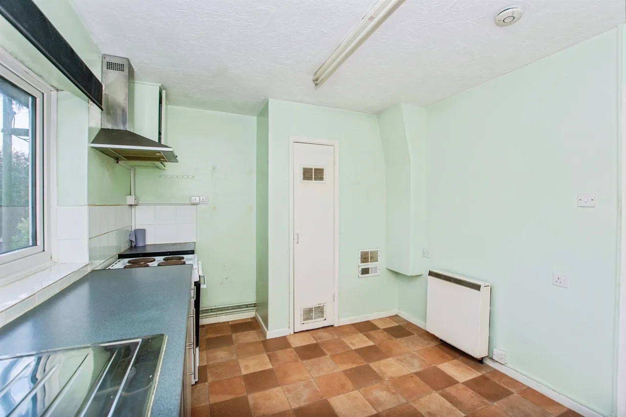Coldhorn Crescent, Wisbech, photo 6