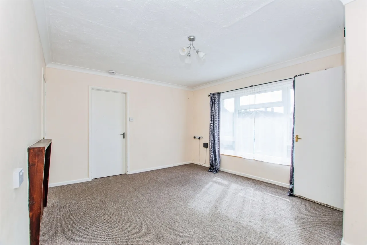 Coldhorn Crescent, Wisbech, photo 9
