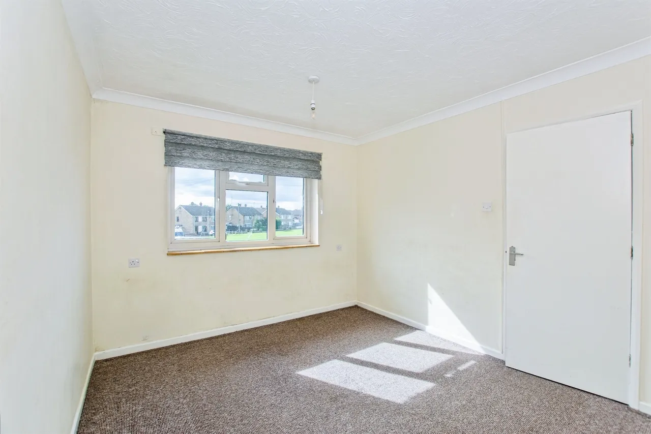 Coldhorn Crescent, Wisbech, photo 11