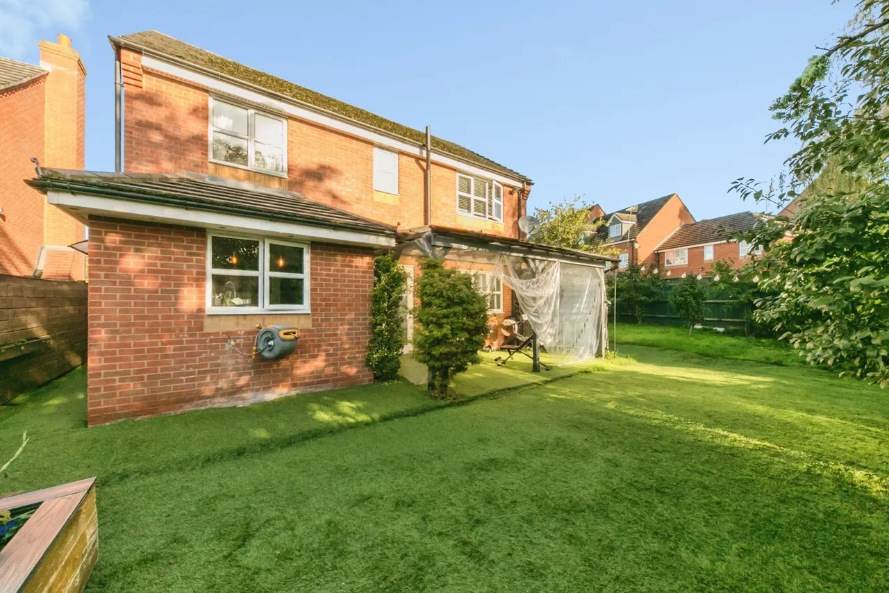 Ursuline Way, Crewe, CW2, photo 25