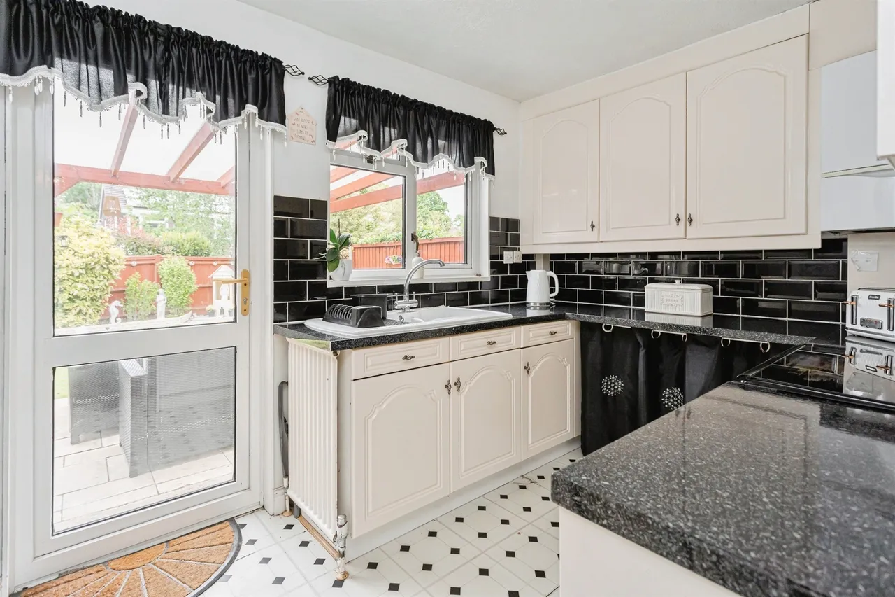 The Willows, Burgess Hill, RH15, photo 5