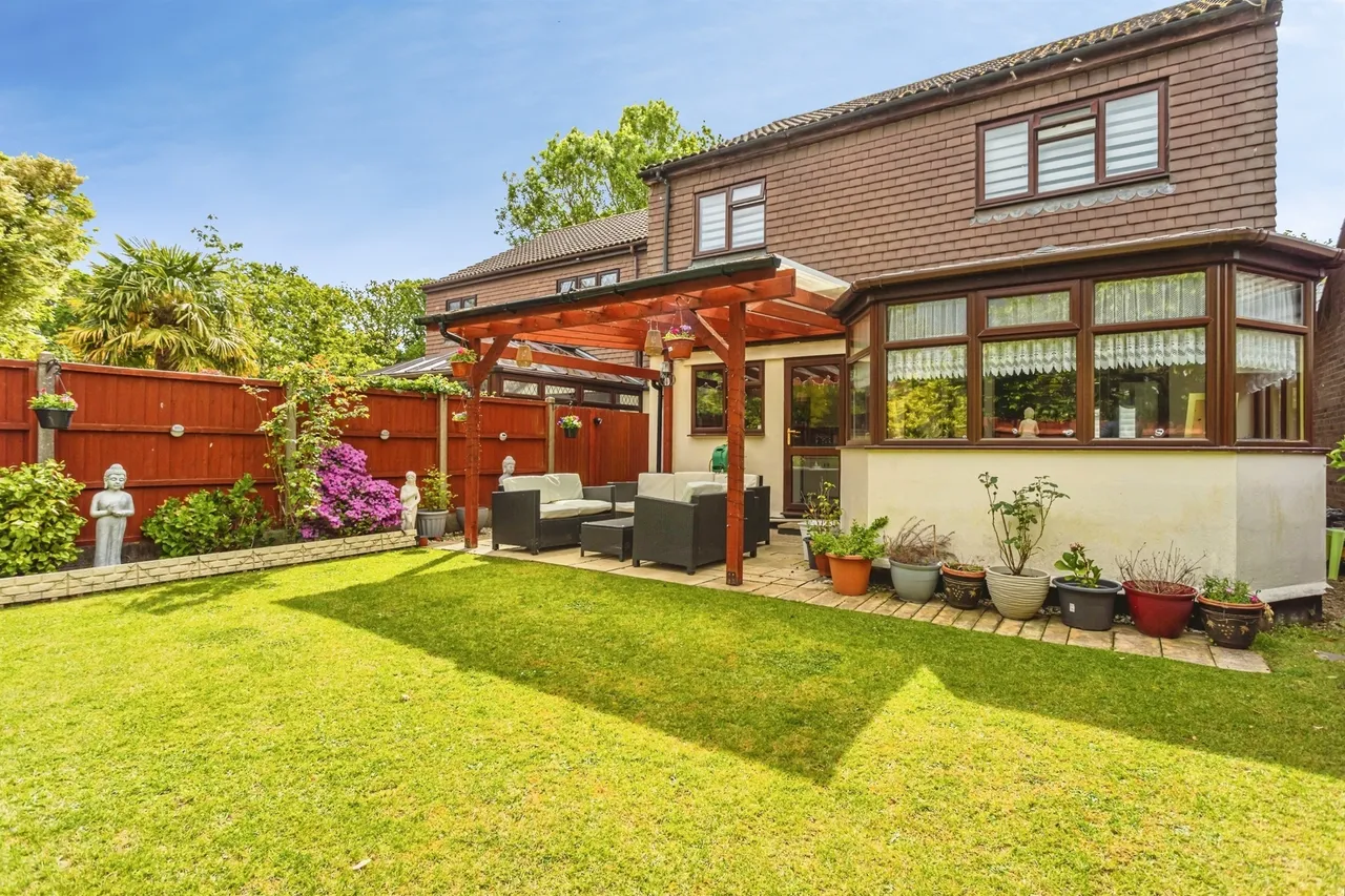 The Willows, Burgess Hill, RH15, photo 13