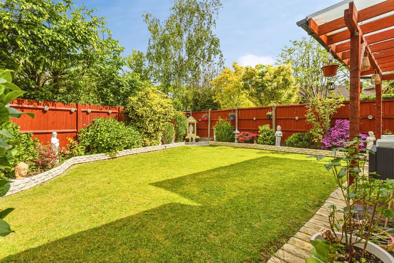 The Willows, Burgess Hill, RH15, photo 2