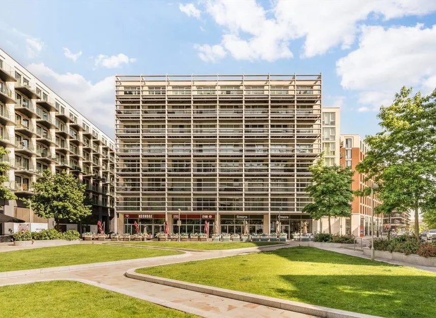 1 bed flat for sale — Flagship House, 18 Royal Crest Avenue, E16