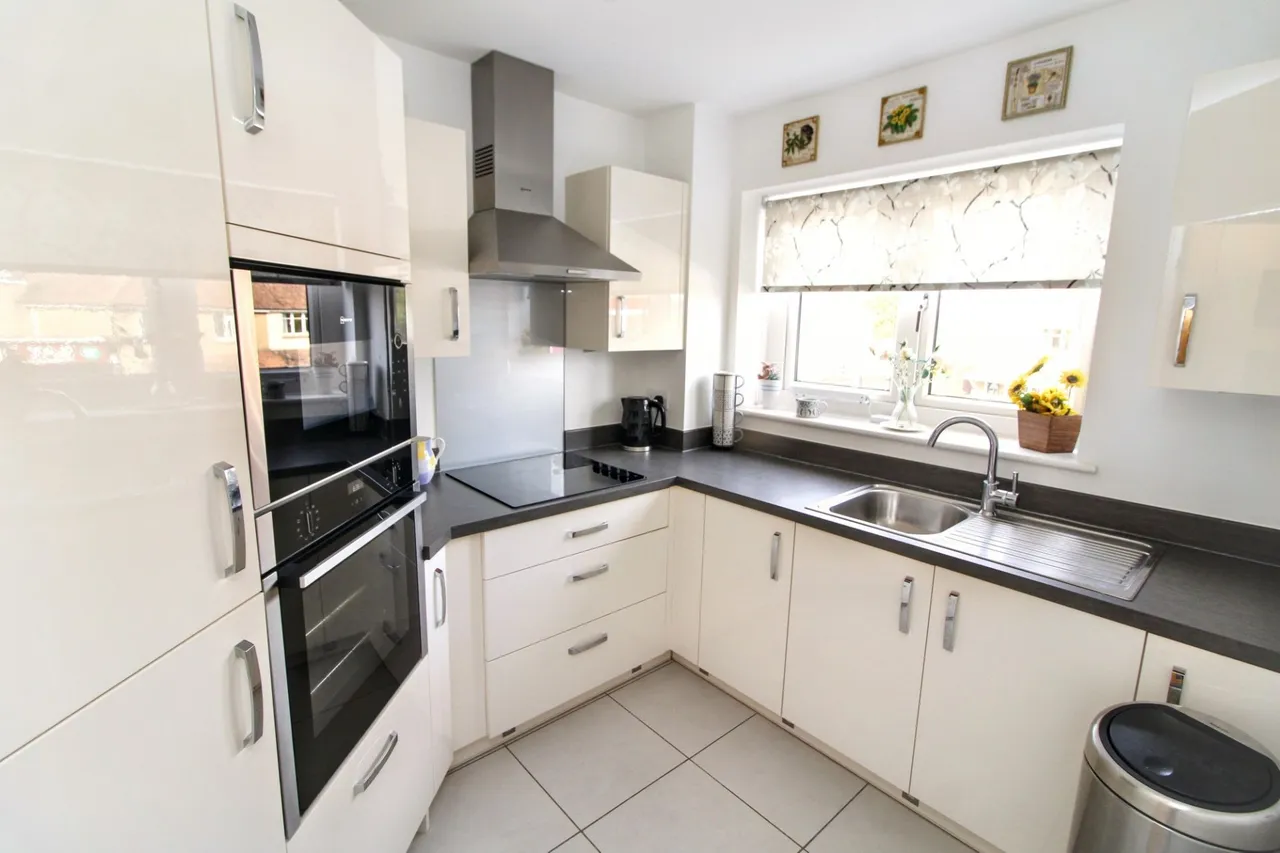 Beaumont Way, Hazlemere, HP15, photo 2