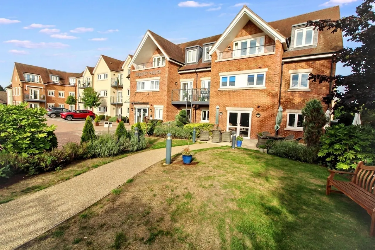2 bed retirement property for sale, Beaumont Way, Hazlemere, HP15