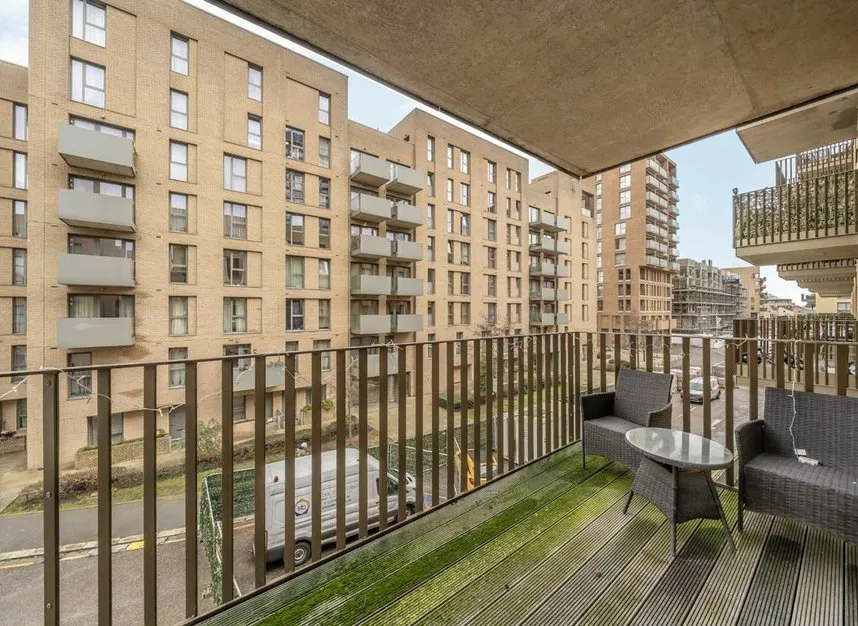 Perryfield Way, West Hendon, NW9, photo 4