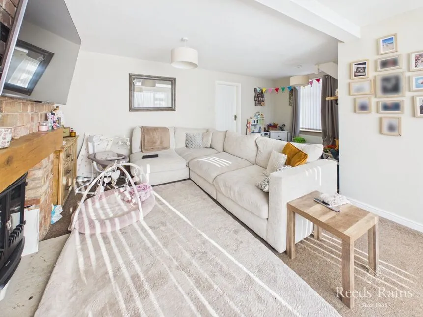 Main Street, Cayton, YO11, photo 2