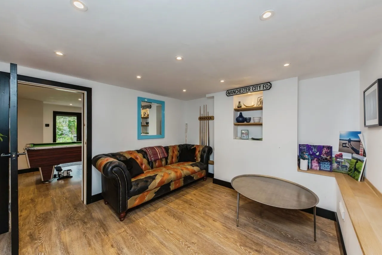 Buxton Road, Macclesfield, Cheshire, SK11, photo 17
